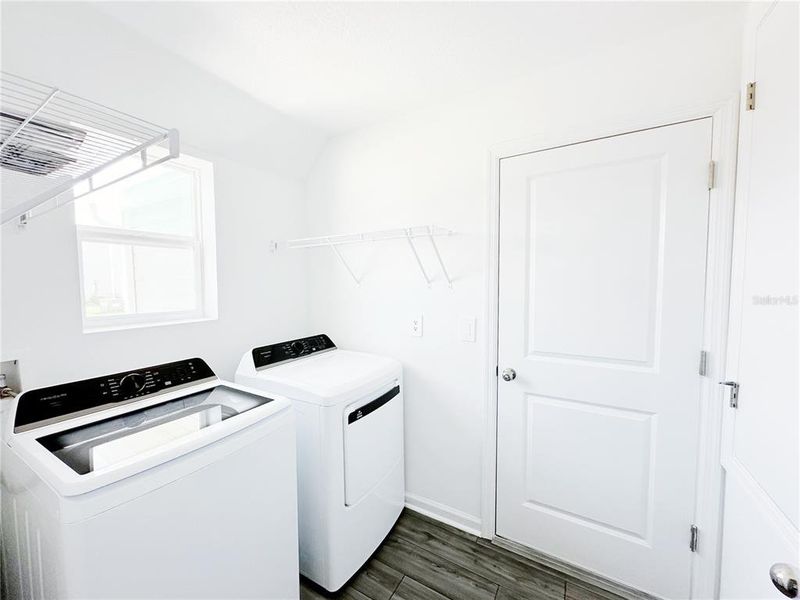 Furnished interior view inside a new home in , Ocala (Image 7).