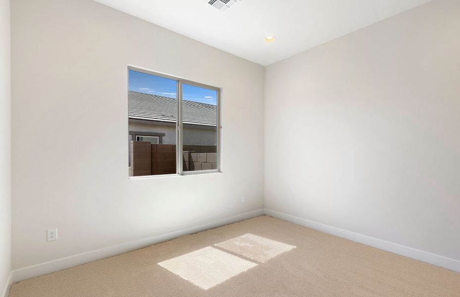 Spacious, unfurnished interior of a new home in Vistoso Canyon Estates, Oro Valley (Image 30).