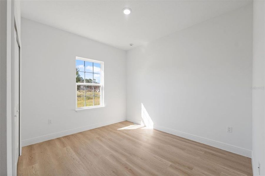 Spacious, unfurnished interior of a new home in , Ocala (Image 14).