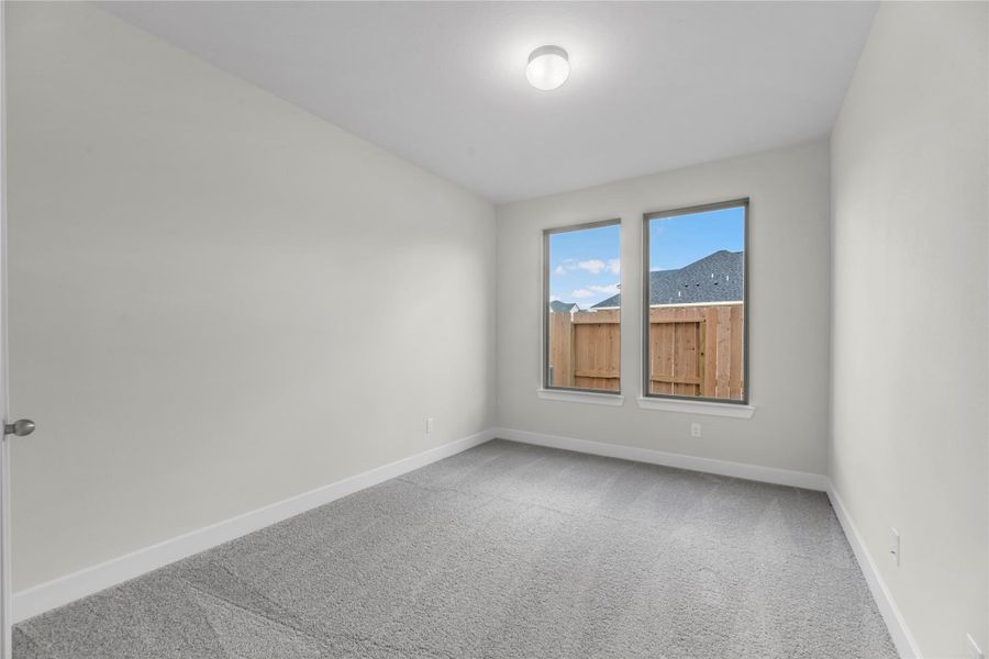 Spacious, unfurnished interior of a new home in Cross Creek West - 45', Fulshear (Image 17).