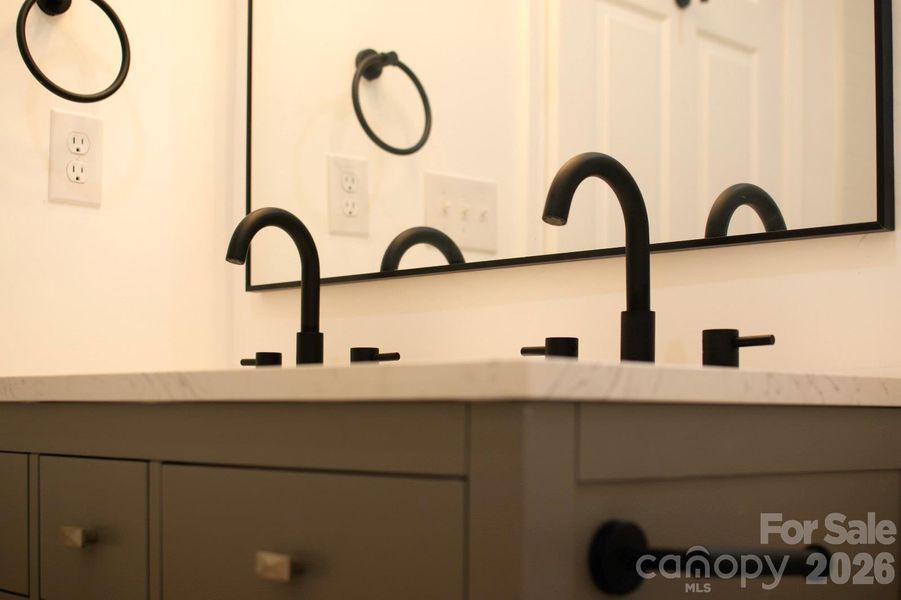 Master Bedroom Walking Closet.