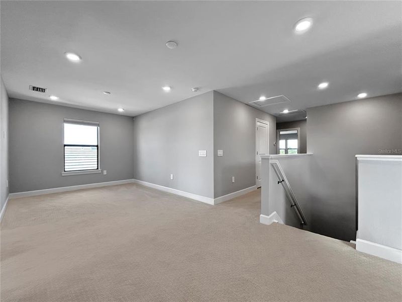 Spacious, unfurnished interior of a new home in , Lakewood Ranch (Image 23).