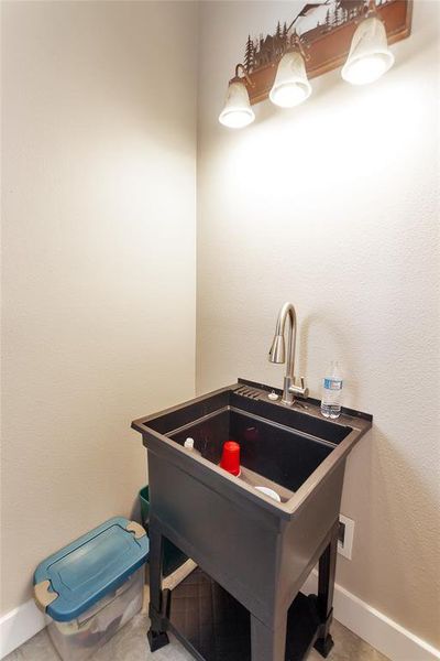 Furnished interior view inside a new home in , Flint (Image 33).