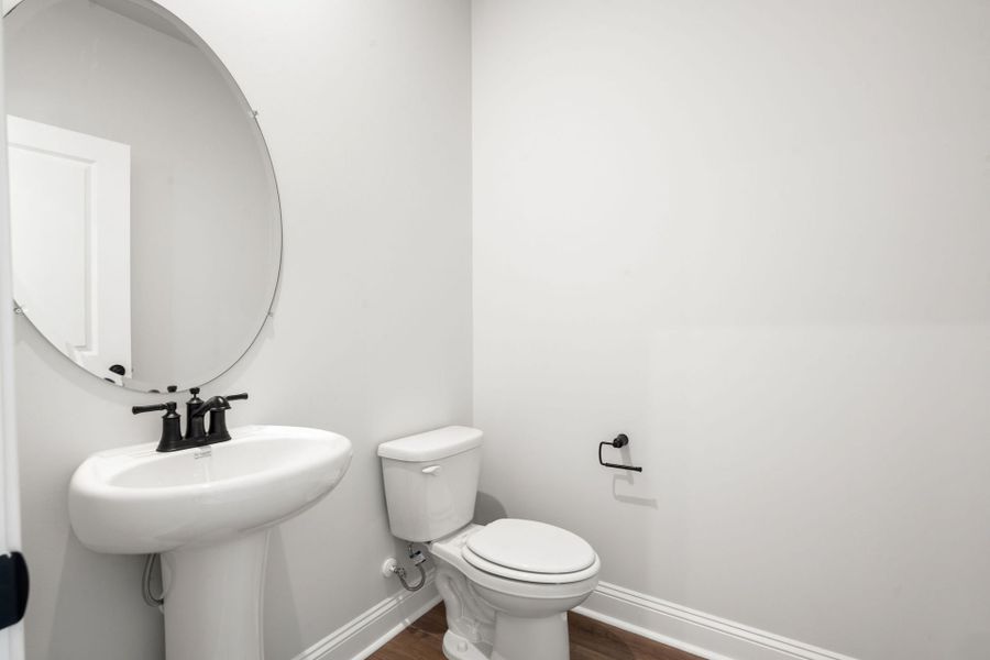 Furnished interior view inside a new home in Salem Bay, Beaufort (Image 3).