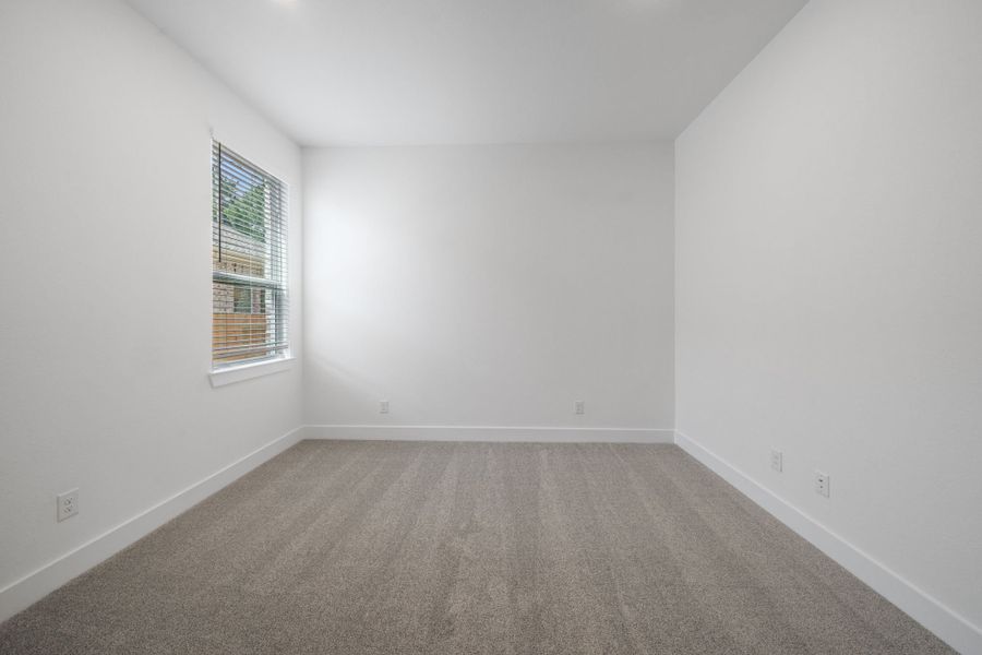 Representative unfurnished interior of a home built from the Waterloo – 60′ Lot by Chesmar Homes in Lakes of Cane Island, Katy (Image 12).