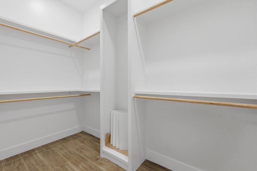 Spacious, unfurnished interior of a new home in , Dayton (Image 27).