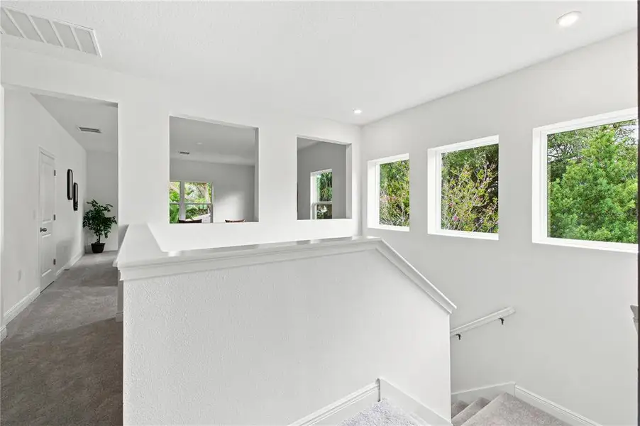 Spacious, unfurnished interior of a new home in , Tampa (Image 68).