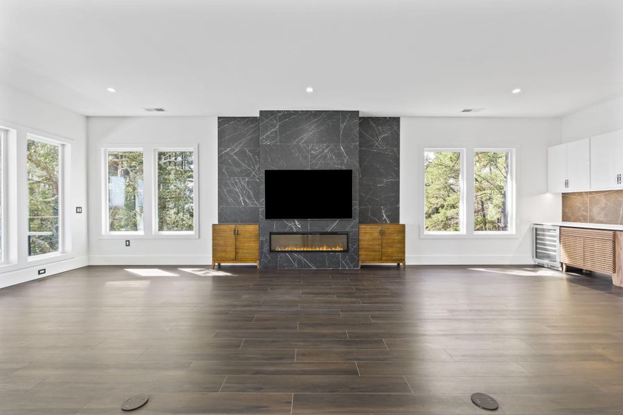 Spacious, unfurnished interior of a new home in , Pawleys Island (Image 19). Spacious, unfurnished interior of a new home in , Pawleys Island (Image 19).