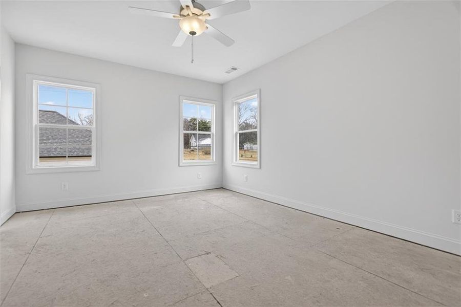 Spacious, unfurnished interior of a new home in , Suwanee (Image 59).