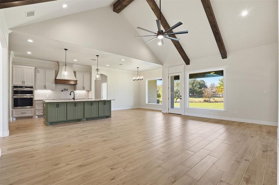 Spacious, unfurnished interior of a new home in , Granbury (Image 21).