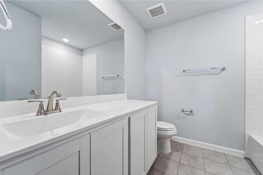 Furnished interior view inside a new home in Saddlebrook Estates, Waxahachie (Image 12).