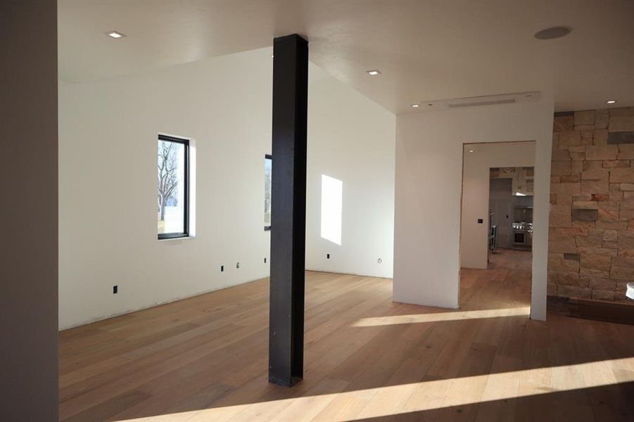Spacious, unfurnished interior of a new home in , Granbury (Image 12).