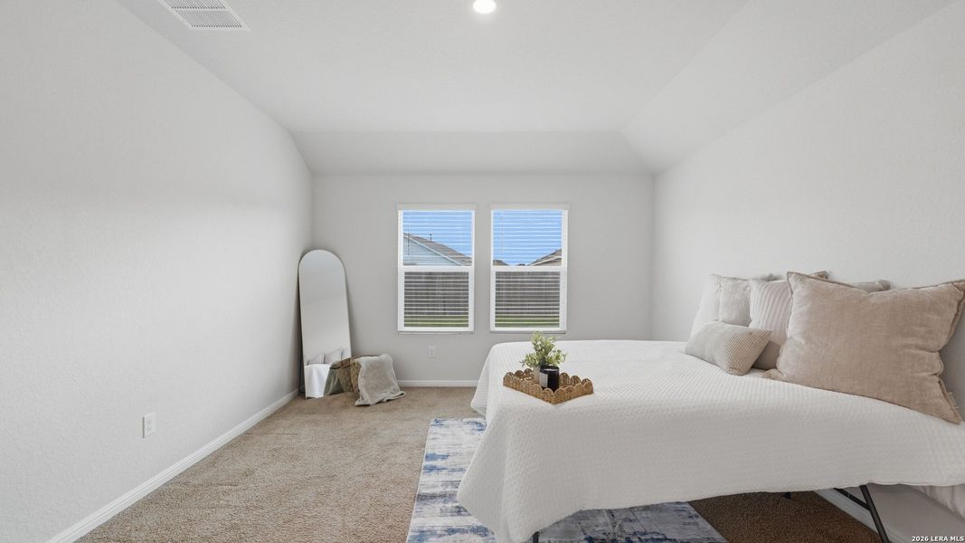 Furnished interior view inside a new home in Heather Glen, New Braunfels (Image 42).