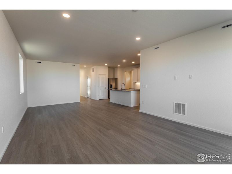 Spacious, unfurnished interior of a new home in , Fort Collins (Image 20).