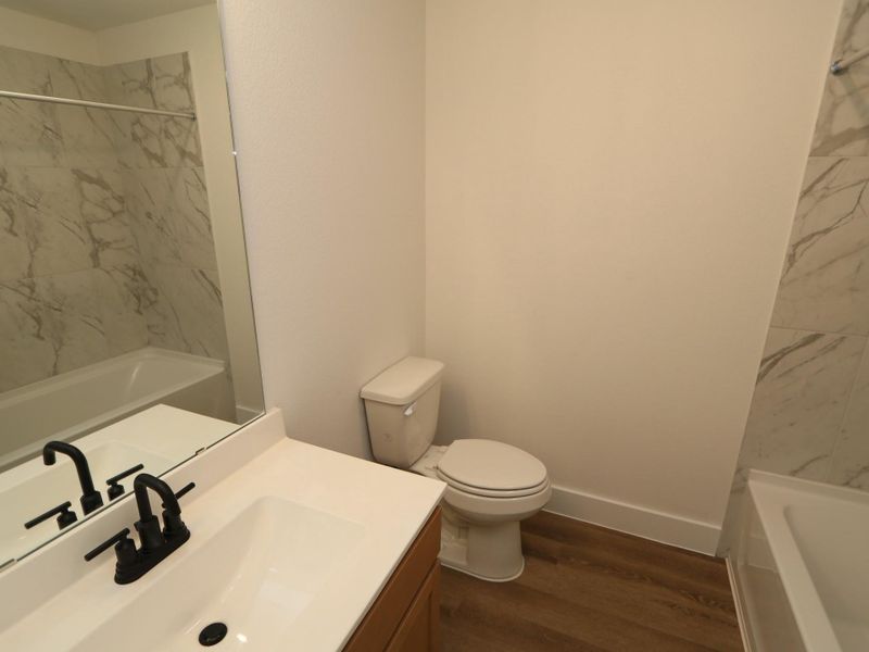 Furnished interior view inside a new home in Lago Mar, Santa Fe (Image 8). Furnished interior view inside a new home in Lago Mar, Santa Fe (Image 8).