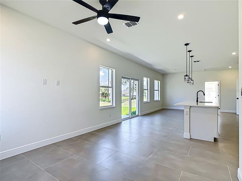 Spacious, unfurnished interior of a new home in , Lehigh Acres (Image 43).