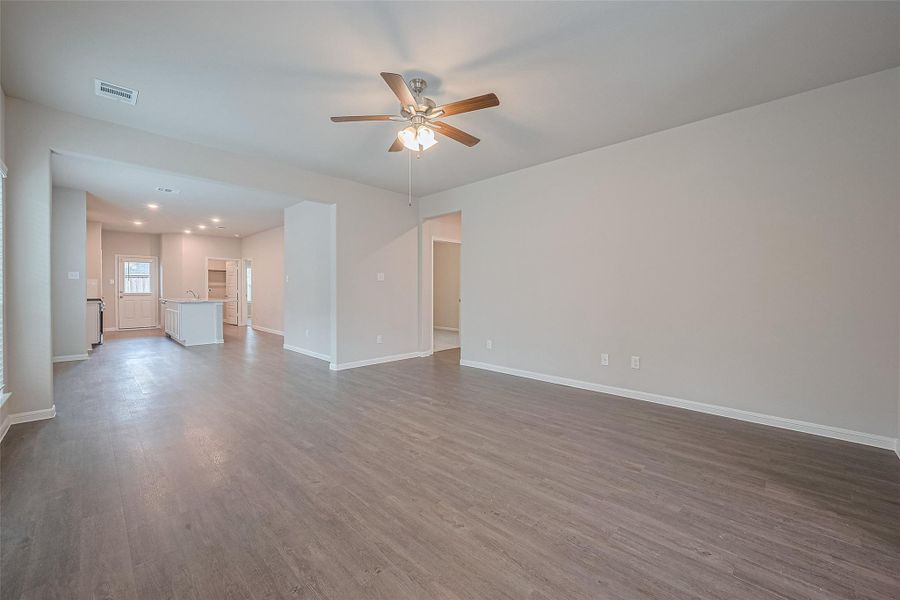 Spacious, unfurnished interior of a new home in Woodland Lakes, Huffman (Image 32). Spacious, unfurnished interior of a new home in Woodland Lakes, Huffman (Image 32).