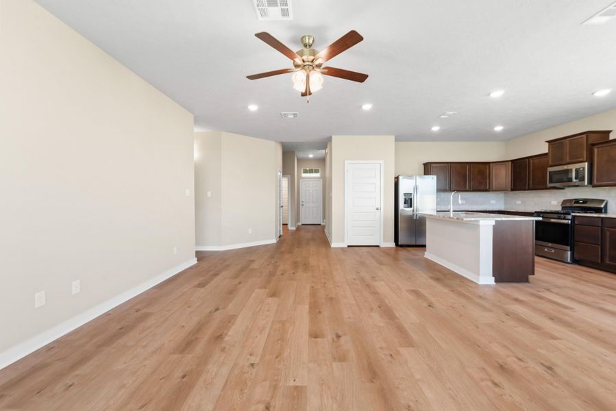 Spacious, unfurnished interior of a new home in , Caldwell (Image 28).