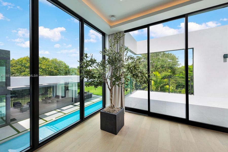 Exterior details and patio area of a home in , Pinecrest (Image 23).