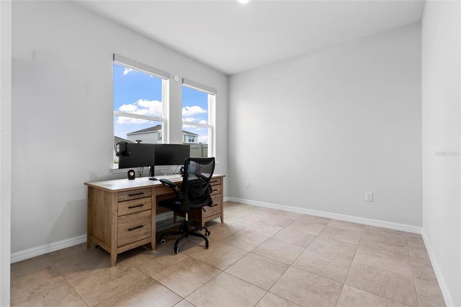 Furnished interior view inside a new home in Silverstone North, Palmetto (Image 15). Furnished interior view inside a new home in Silverstone North, Palmetto (Image 15).