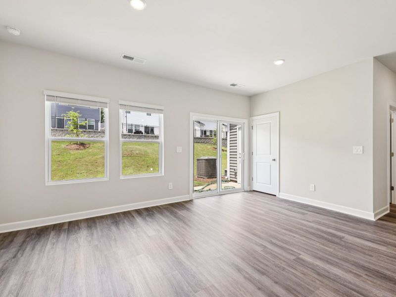 Spacious, unfurnished interior of a new home in Galloway Ridge, Charlotte (Image 9).