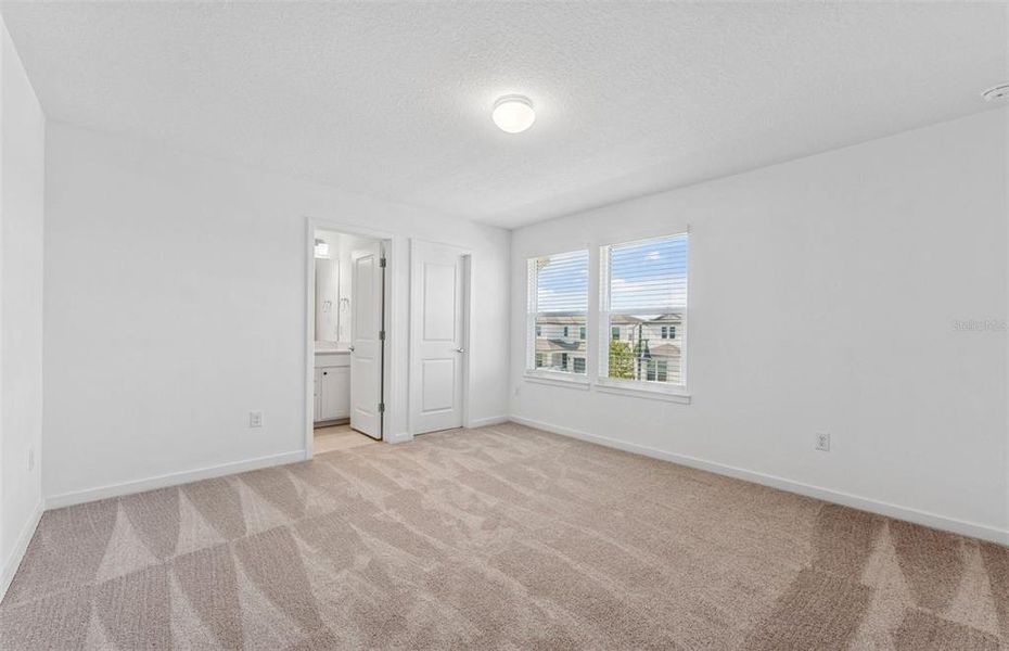 Spacious, unfurnished interior of a new home in Waterset, Apollo Beach (Image 12). Spacious, unfurnished interior of a new home in Waterset, Apollo Beach (Image 12).