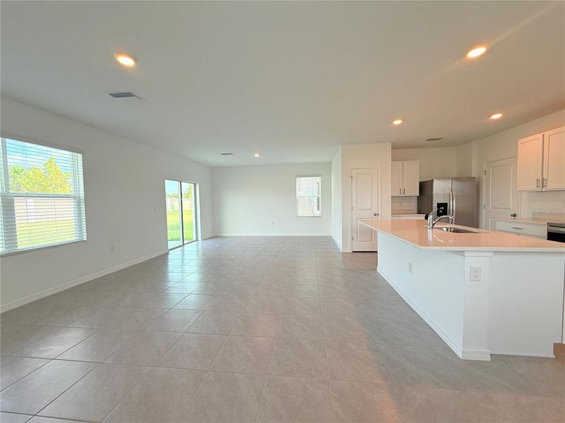 Spacious, unfurnished interior of a new home in Mirada, San Antonio (Image 31). Spacious, unfurnished interior of a new home in Mirada, San Antonio (Image 31).