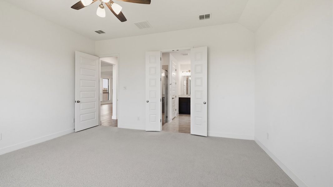 Spacious, unfurnished interior of a new home in Trinity Falls, McKinney (Image 22). Spacious, unfurnished interior of a new home in Trinity Falls, McKinney (Image 22).