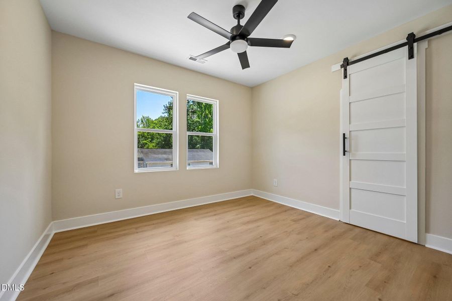 23-web-or-mls-Berwyn Ave-S1405-023