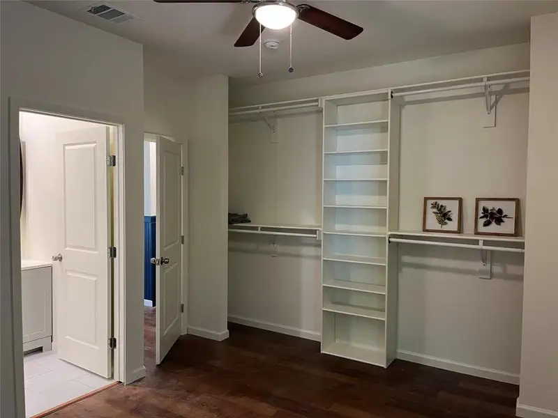 and en-suite and en-suite