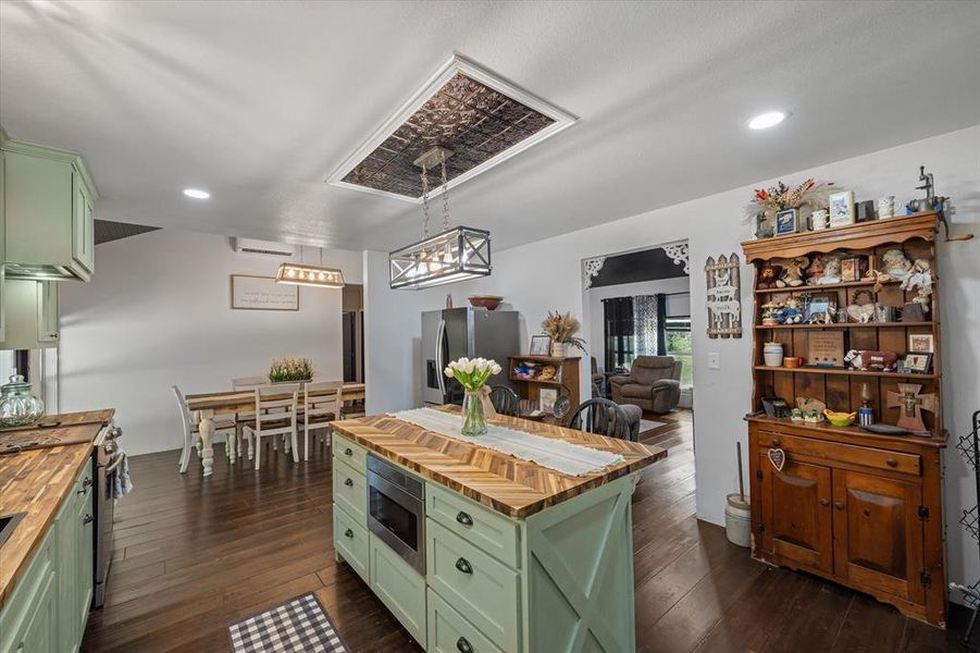 Furnished interior view inside a new home in , Grand Saline (Image 6).