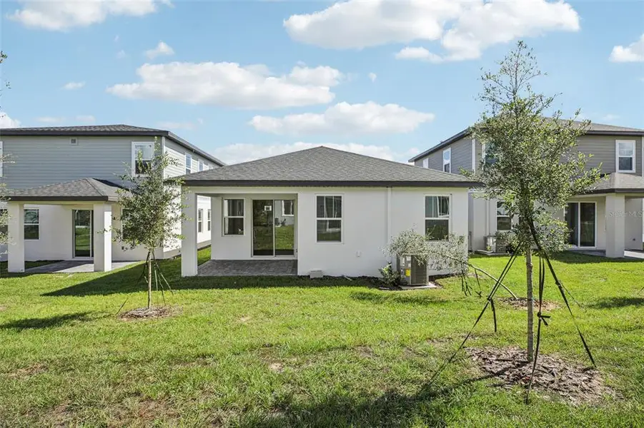 Exterior details and patio area of a home in Cyrene at Minneola, Minneola (Image 4).