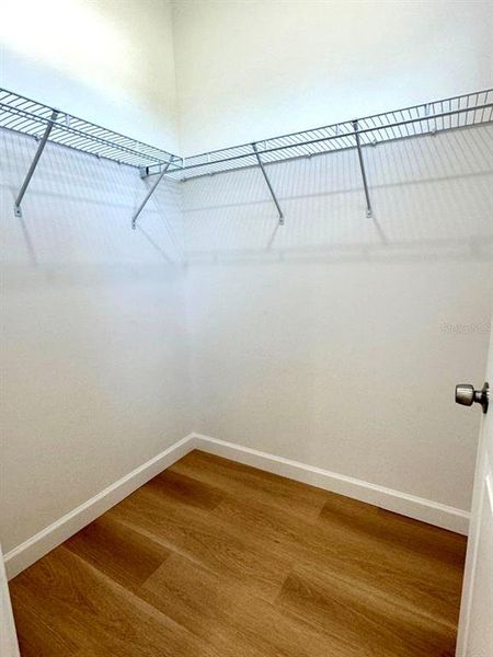 Walk in Closet bedroom 2