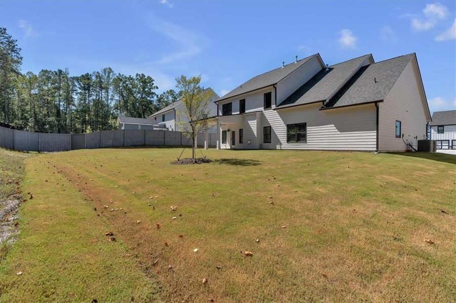 Exterior details and patio area of a home in Springside Reserve, Powder Springs (Image 21).