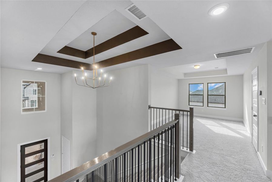 Representative image. Features, selections and colors may vary. Representative image. Features, selections and colors may vary.