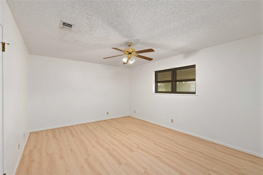 Spacious, unfurnished interior of a new home in , Brownwood (Image 20).