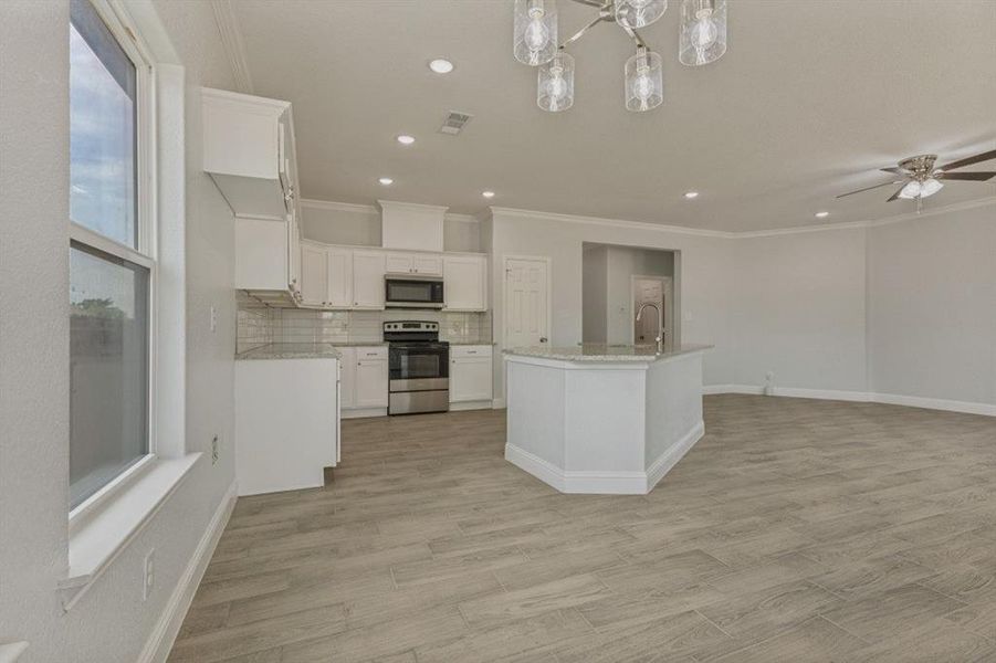 Furnished interior view inside a new home in , Fort Worth (Image 6).