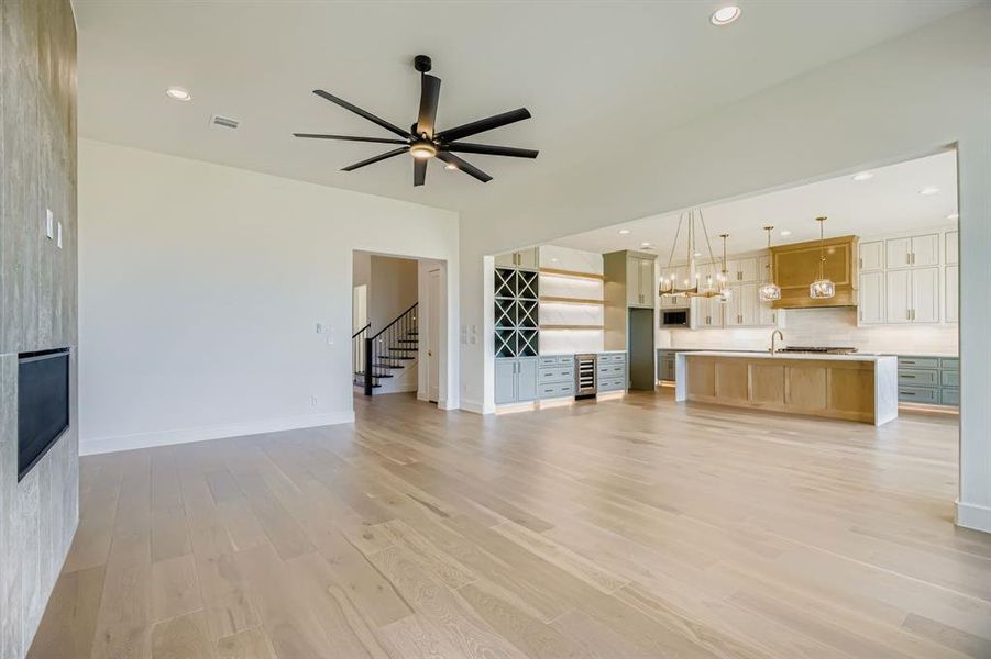 Spacious, unfurnished interior of a new home in , The Colony (Image 25).