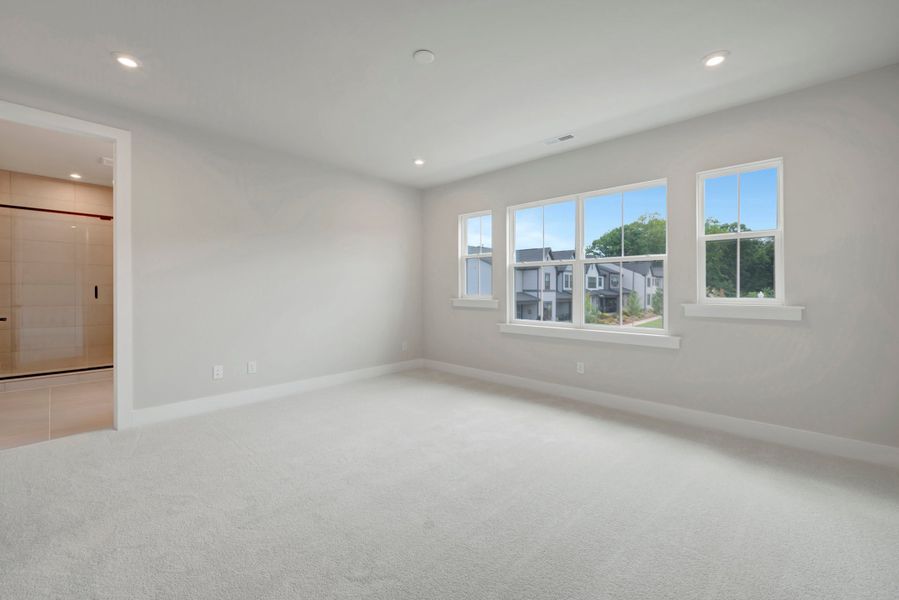 Spacious, unfurnished interior of a new home in Seven Oaks, Belmont (Image 26).