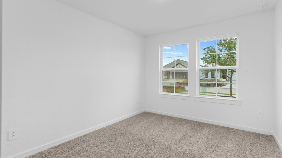 Spacious, unfurnished interior of a new home in Watermark, Alvin (Image 18).