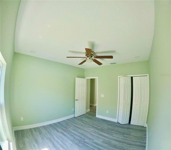 Spacious, unfurnished interior of a new home in , Tampa (Image 22).