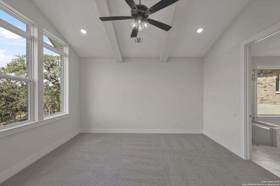 Spacious, unfurnished interior of a new home in Arbors at Fair Oaks, Fair Oaks Ranch (Image 27).
