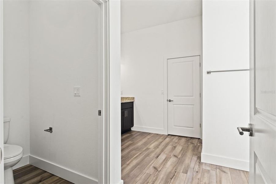 Spacious, unfurnished interior of a new home in , Weeki Wachee (Image 48).