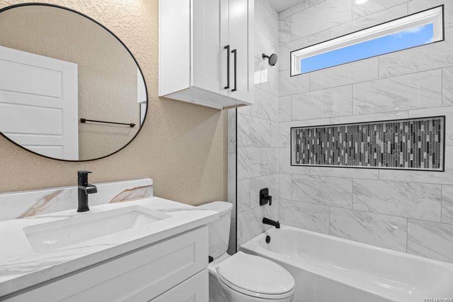 Furnished interior view inside a new home in , Atascosa (Image 10).