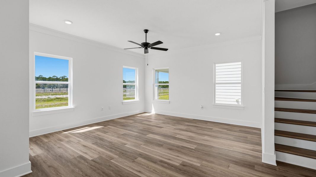 Spacious, unfurnished interior of a new home in Colonial East, Panama City Beach (Image 18). Spacious, unfurnished interior of a new home in Colonial East, Panama City Beach (Image 18).