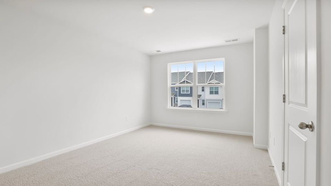 Spacious, unfurnished interior of a new home in Covington Village, Greer (Image 32).
