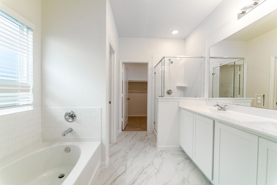 Furnished interior view inside a new home in Cielo, Conroe (Image 8).