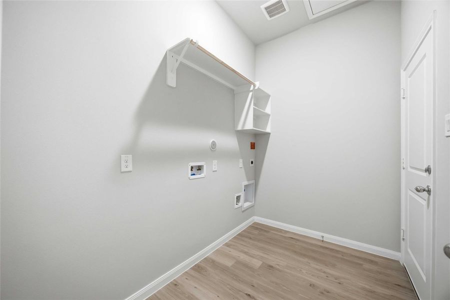 Spacious, unfurnished interior of a new home in King Oaks Village, Baytown (Image 14). Spacious, unfurnished interior of a new home in King Oaks Village, Baytown (Image 14).