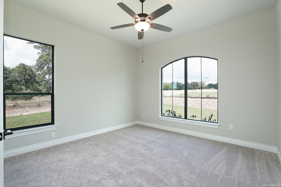 Spacious, unfurnished interior of a new home in , Canyon Lake (Image 10).