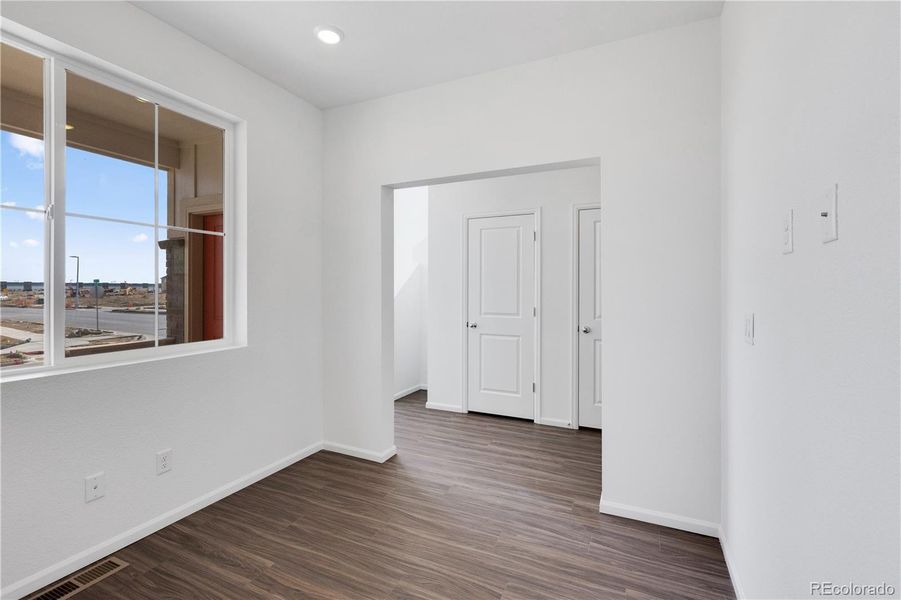 Spacious, unfurnished interior of a new home in , Aurora (Image 14).